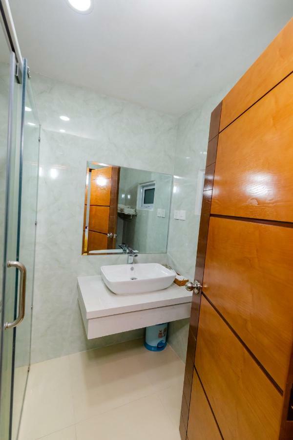 Mai Hotel - Airport Хошимин Экстерьер фото